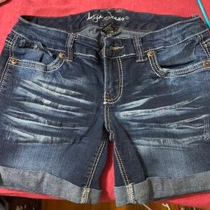 Women’s Ariya Midi Shorts